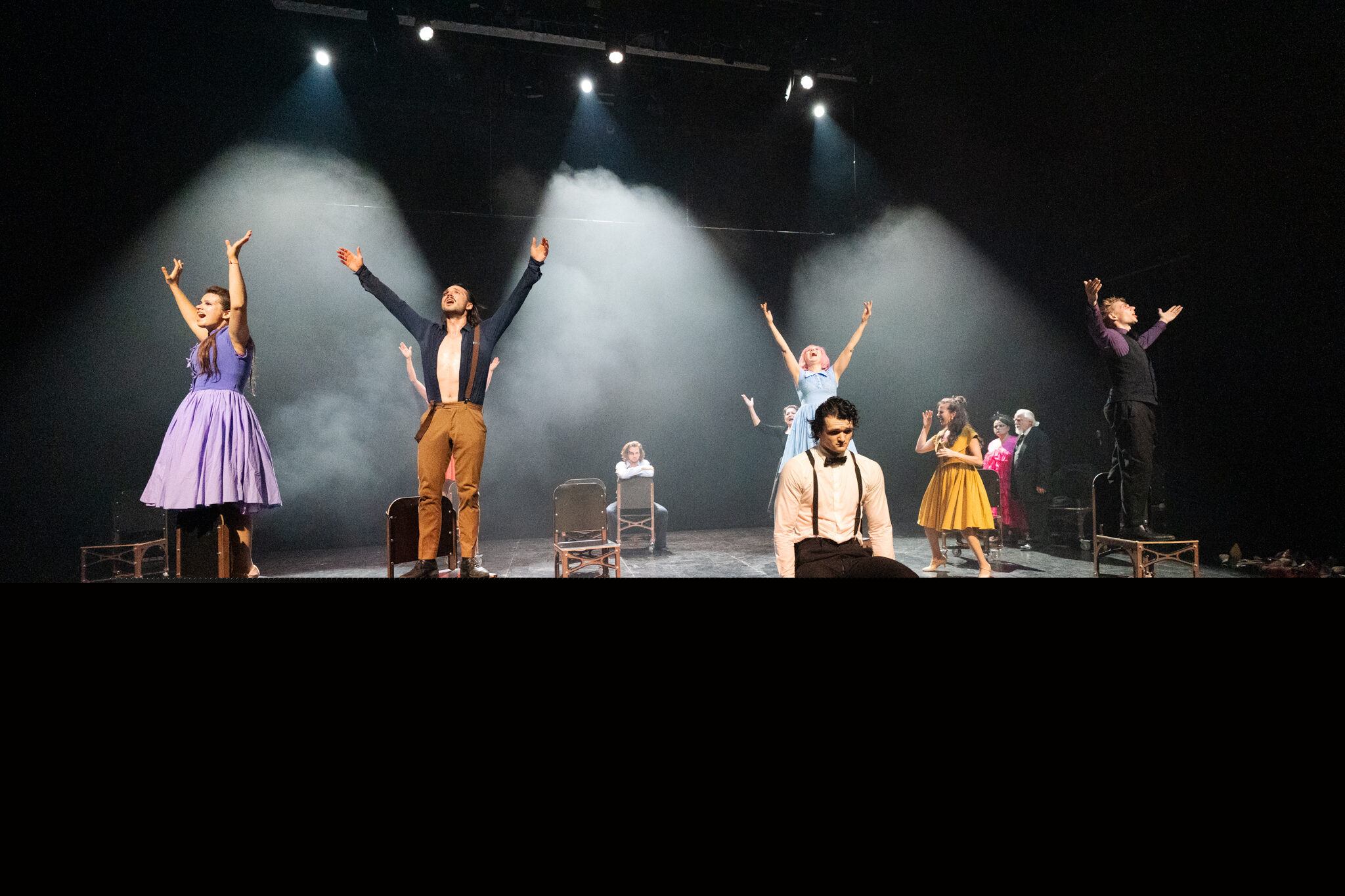 KTO THEATRE - The ball